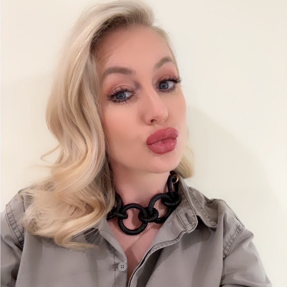 Meet your Posher, Nicole